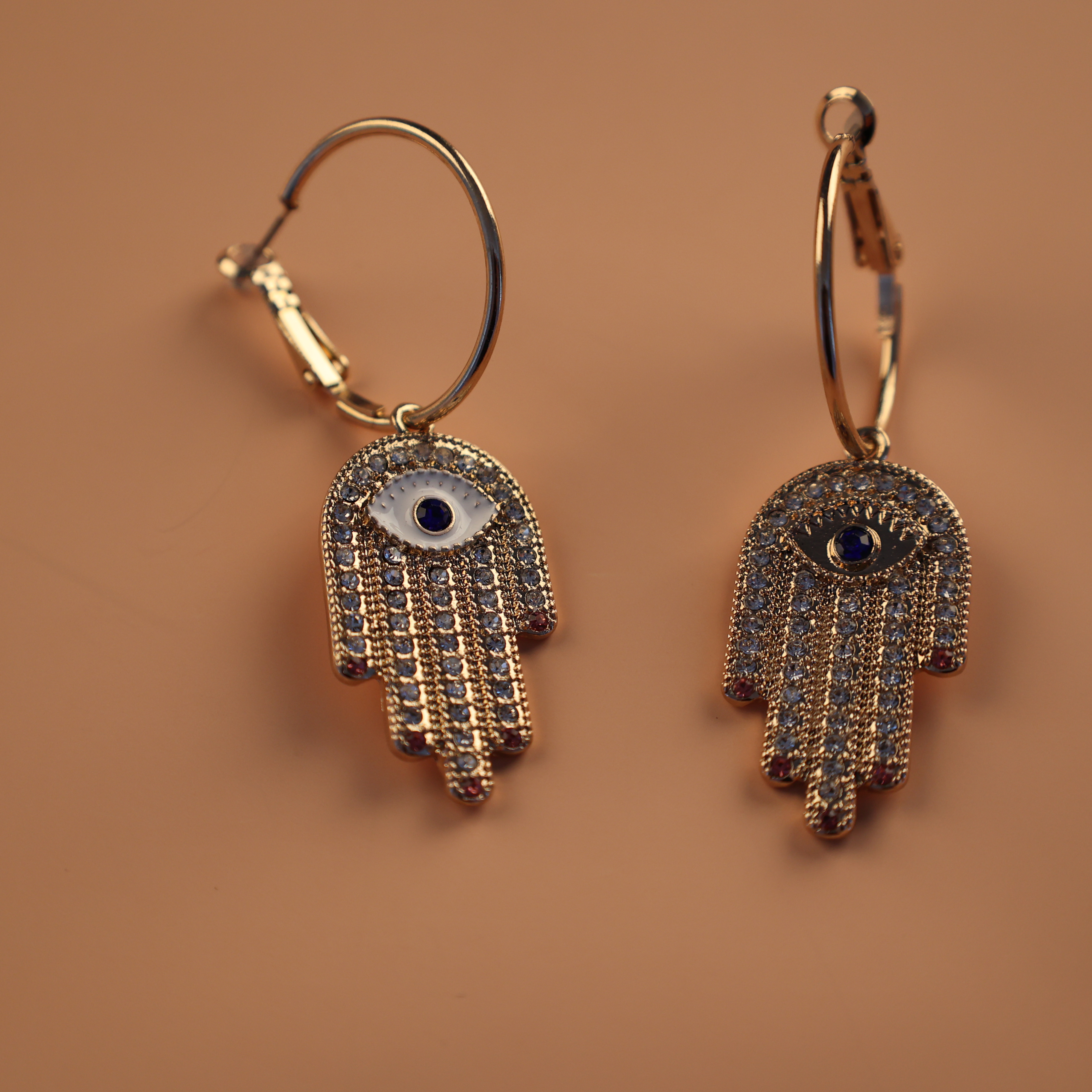 Pendientes huecos simples de moda Pendientes de aro de color oro IP de 18 quilates para mujer