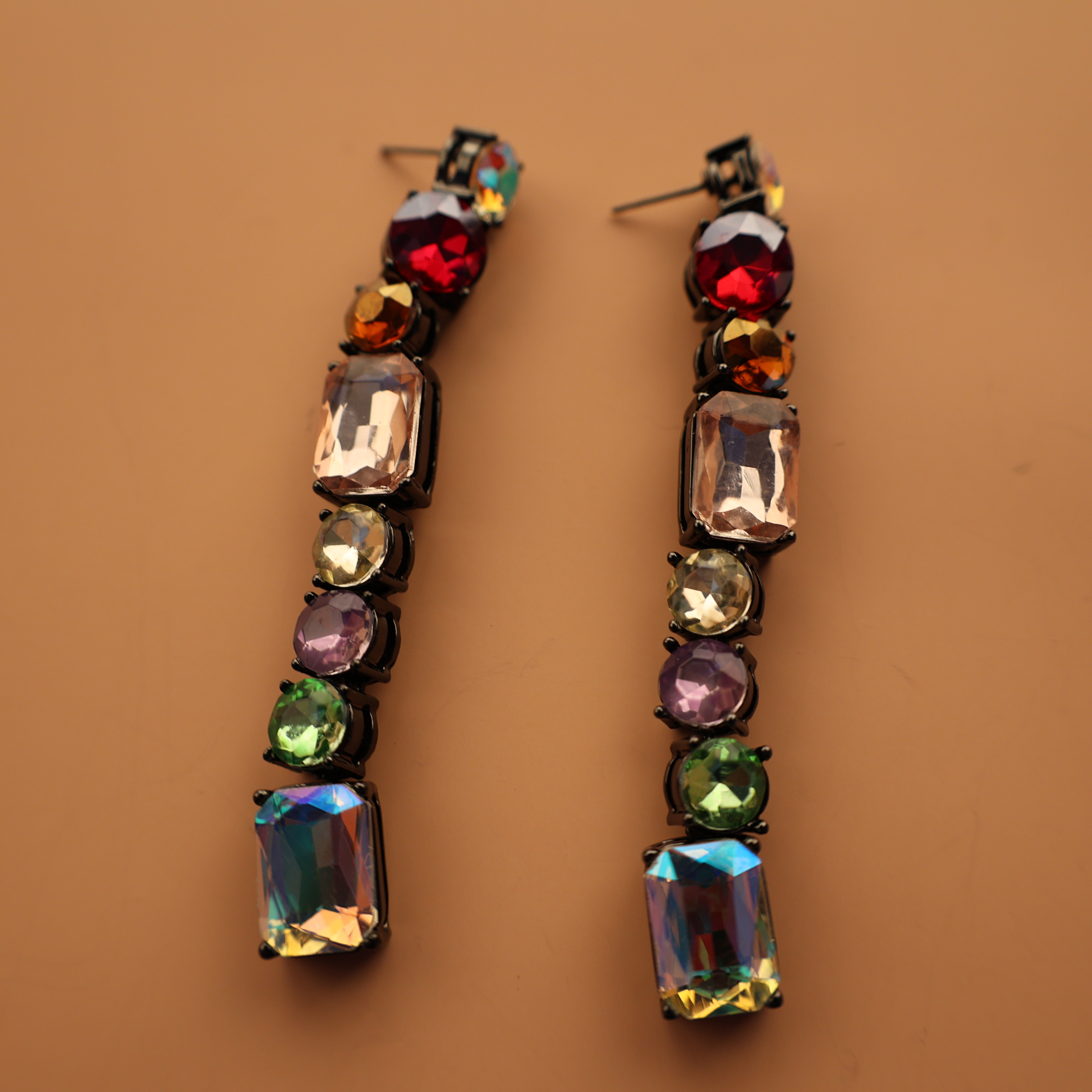 Pendientes de circón de color de joyería de cobre de moda chapados en oro de 14 quilates